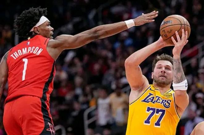 湖人险胜火箭豪取6连胜 西部第三稳如泰山