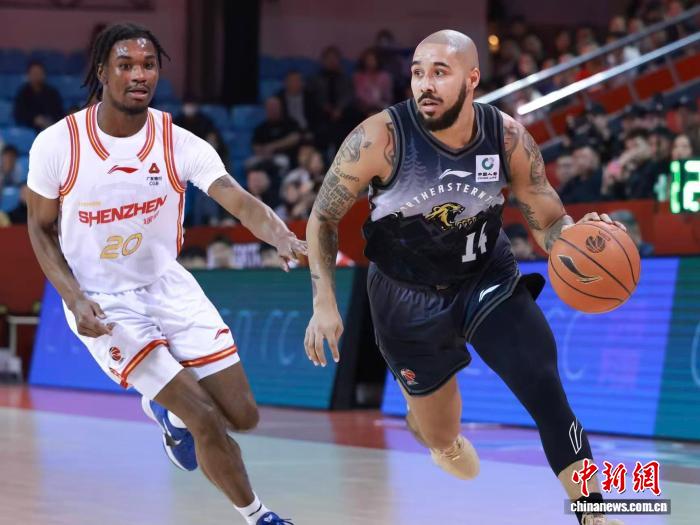 吉林男篮主场惨败深圳队