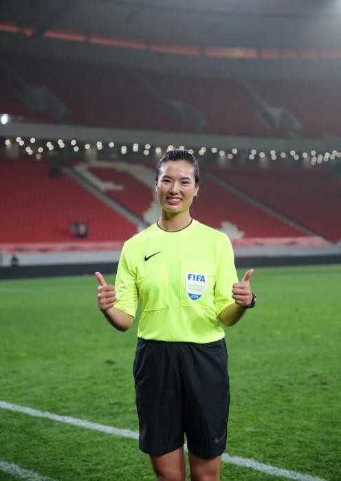 直到大学才与足球结缘的谢丽君：成为中超首位